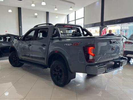 NISSAN Frontier 2.3 16V PRO4X CABINE DUPLA 4X4 BI-TURBO DIESEL AUTOMTICO, Foto 5