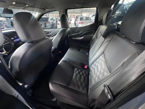 NISSAN Frontier 2.3 16V XE 4X4 CABINE DUPLA BI-TURBO DIESEL AUTOM�TICO, Foto 4