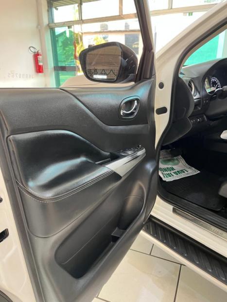 NISSAN Frontier 2.3 16V SE 4X4 CABINE DUPLA BI-TURBO DIESEL AUTOM�TICO, Foto 8