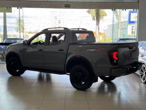 NISSAN Frontier 2.3 16V PRO4X CABINE DUPLA 4X4 BI-TURBO DIESEL AUTOM�TICO, Foto 4