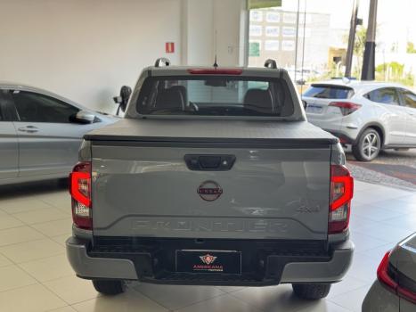 NISSAN Frontier 2.3 16V PRO4X CABINE DUPLA 4X4 BI-TURBO DIESEL AUTOM�TICO, Foto 6