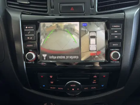 NISSAN Frontier 2.3 16V PRO4X CABINE DUPLA 4X4 BI-TURBO DIESEL AUTOM�TICO, Foto 18