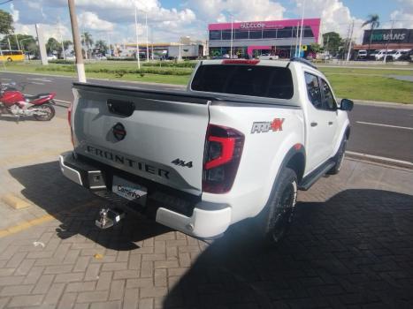 NISSAN Frontier 2.3 16V PRO4X CABINE DUPLA 4X4 BI-TURBO DIESEL AUTOM�TICO, Foto 5