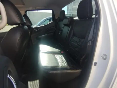 NISSAN Frontier 2.3 16V PRO4X CABINE DUPLA 4X4 BI-TURBO DIESEL AUTOM�TICO, Foto 10