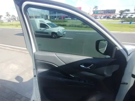 NISSAN Frontier 2.3 16V PRO4X CABINE DUPLA 4X4 BI-TURBO DIESEL AUTOM�TICO, Foto 12