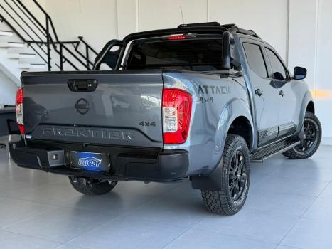 NISSAN Frontier 2.3 ATTACK CABINE DUPLA 4X4 BI-TURBO DIESEL AUTOM�TICO, Foto 4
