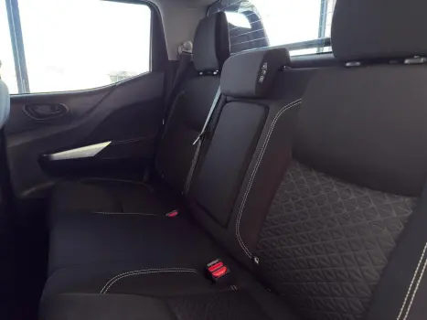 NISSAN Frontier 2.3 ATTACK CABINE DUPLA 4X4 BI-TURBO DIESEL AUTOM�TICO, Foto 10