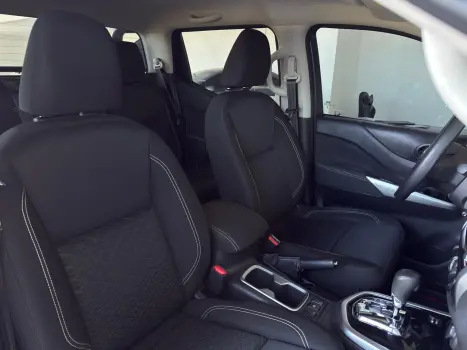 NISSAN Frontier 2.3 ATTACK CABINE DUPLA 4X4 BI-TURBO DIESEL AUTOM�TICO, Foto 12
