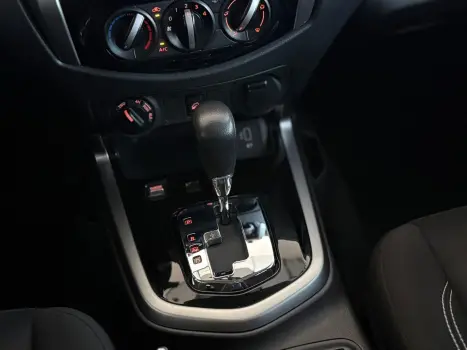 NISSAN Frontier 2.3 ATTACK CABINE DUPLA 4X4 BI-TURBO DIESEL AUTOM�TICO, Foto 16