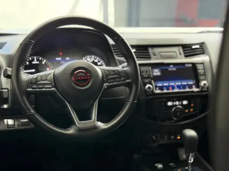 NISSAN Frontier 2.3 16V PRO4X CABINE DUPLA 4X4 BI-TURBO DIESEL AUTOM�TICO, Foto 6