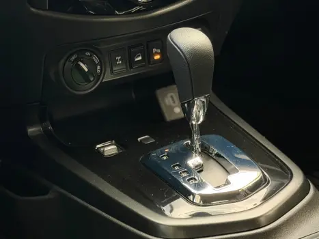 NISSAN Frontier 2.3 16V PRO4X CABINE DUPLA 4X4 BI-TURBO DIESEL AUTOM�TICO, Foto 8