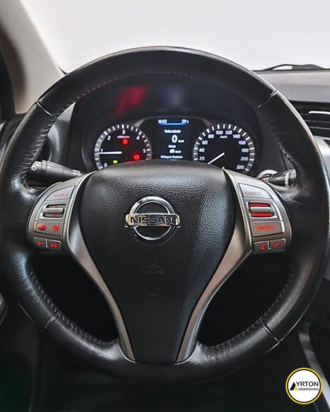 NISSAN Frontier 2.3 16V XE 4X4 CABINE DUPLA BI-TURBO DIESEL AUTOM�TICO, Foto 14