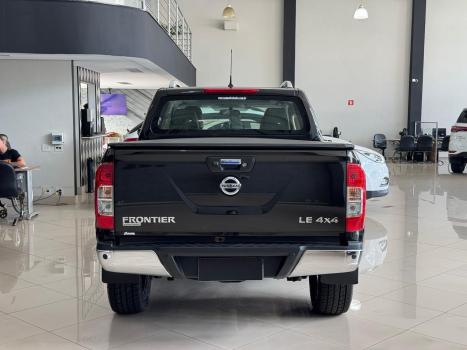 NISSAN Frontier 2.3 16V LE 4X4 CABINE DUPLA BI-TURBO DIESEL AUTOM�TICO, Foto 4