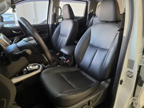 NISSAN Frontier 2.3 16V LE 4X4 CABINE DUPLA BI-TURBO DIESEL AUTOM�TICO, Foto 14