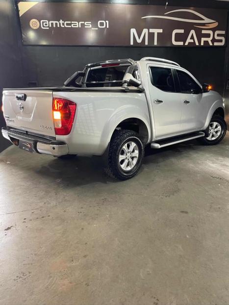 NISSAN Frontier 2.3 16V LE 4X4 CABINE DUPLA BI-TURBO DIESEL AUTOM�TICO, Foto 4