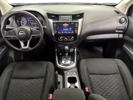 NISSAN Frontier 2.3 ATTACK CABINE DUPLA 4X4 BI-TURBO DIESEL AUTOM�TICO, Foto 4