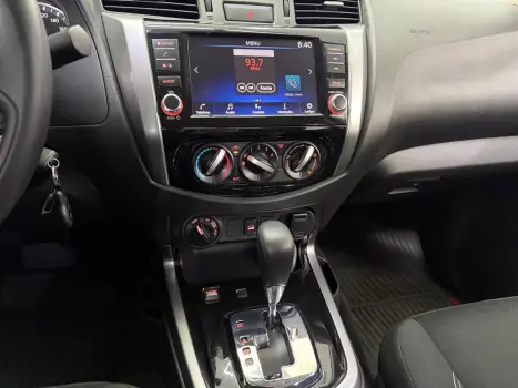 NISSAN Frontier 2.3 ATTACK CABINE DUPLA 4X4 BI-TURBO DIESEL AUTOM�TICO, Foto 7