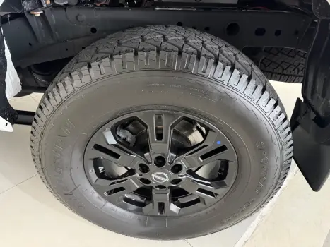 NISSAN Frontier 2.3 ATTACK CABINE DUPLA 4X4 BI-TURBO DIESEL AUTOM�TICO, Foto 17