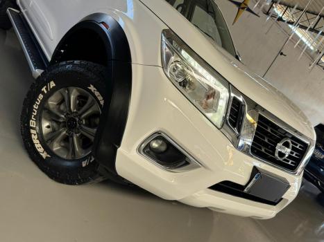 NISSAN Frontier 2.3 16V LE 4X4 CABINE DUPLA BI-TURBO DIESEL AUTOM�TICO, Foto 4