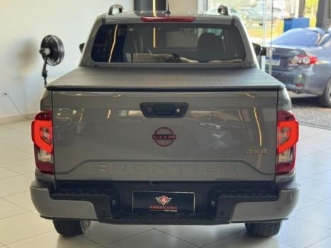 NISSAN Frontier 2.3 16V PRO4X CABINE DUPLA 4X4 BI-TURBO DIESEL AUTOM�TICO, Foto 4