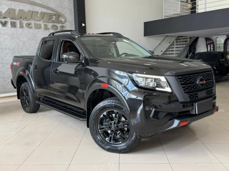 NISSAN Frontier 2.3 16V PRO4X CABINE DUPLA 4X4 BI-TURBO DIESEL AUTOM�TICO, Foto 2