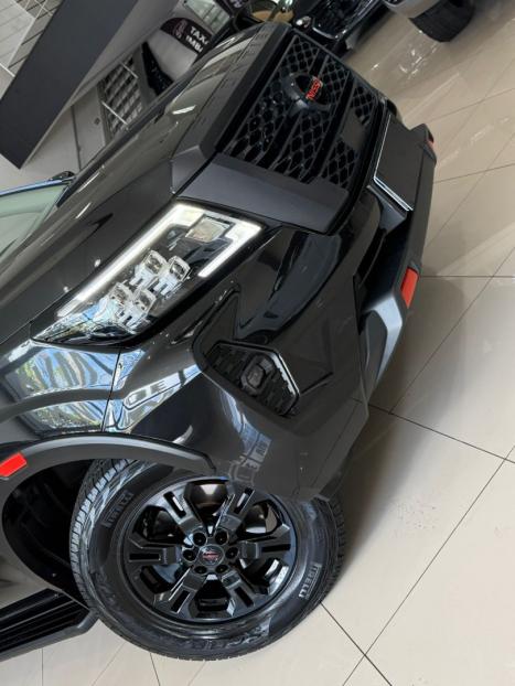 NISSAN Frontier 2.3 16V PRO4X CABINE DUPLA 4X4 BI-TURBO DIESEL AUTOM�TICO, Foto 4