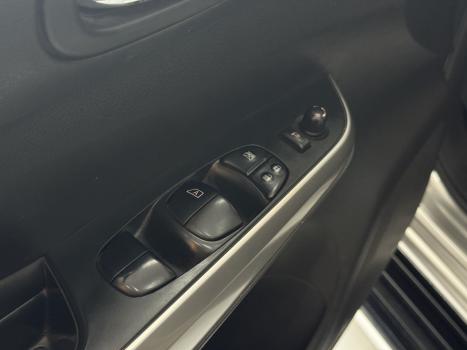 NISSAN Frontier 2.3 16V LE 4X4 CABINE DUPLA BI-TURBO DIESEL AUTOM�TICO, Foto 17