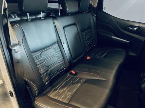 NISSAN Frontier 2.3 16V PRO4X CABINE DUPLA 4X4 BI-TURBO DIESEL AUTOM�TICO, Foto 4