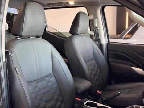 NISSAN Frontier 2.3 16V PLATINUM CABINE DUPLA 4X4 BI-TURBO DIESEL AUTOM�TICO, Foto 6