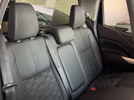 NISSAN Frontier 2.3 16V PLATINUM CABINE DUPLA 4X4 BI-TURBO DIESEL AUTOM�TICO, Foto 7