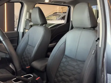 NISSAN Frontier 2.3 16V PLATINUM CABINE DUPLA 4X4 BI-TURBO DIESEL AUTOM�TICO, Foto 13