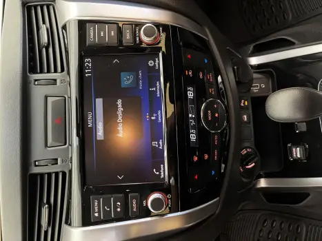 NISSAN Frontier 2.3 16V XE 4X4 CABINE DUPLA BI-TURBO DIESEL AUTOM�TICO, Foto 11