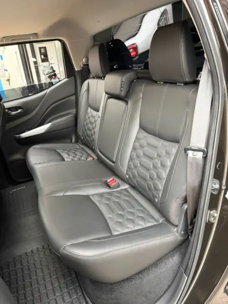NISSAN Frontier 2.3 16V PLATINUM CABINE DUPLA 4X4 BI-TURBO DIESEL AUTOM�TICO, Foto 16