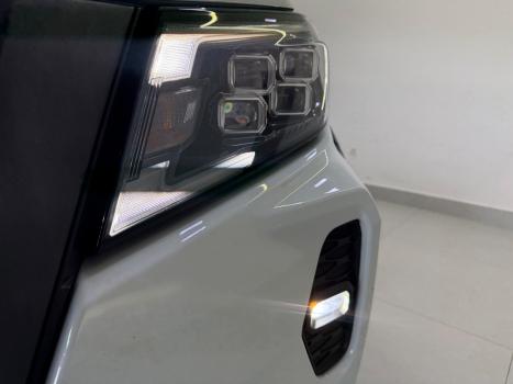 NISSAN Frontier 2.3 16V PRO4X CABINE DUPLA 4X4 BI-TURBO DIESEL AUTOM�TICO, Foto 15