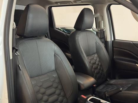 NISSAN Frontier 2.3 16V PLATINUM CABINE DUPLA 4X4 BI-TURBO DIESEL AUTOM�TICO, Foto 12