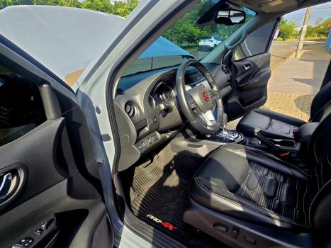 NISSAN Frontier 2.3 16V PRO4X CABINE DUPLA 4X4 BI-TURBO DIESEL AUTOM�TICO, Foto 11