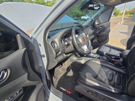NISSAN Frontier 2.3 16V PRO4X CABINE DUPLA 4X4 BI-TURBO DIESEL AUTOM�TICO, Foto 19