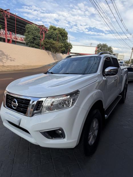 NISSAN Frontier 2.3 16V LE 4X4 CABINE DUPLA BI-TURBO DIESEL AUTOM�TICO, Foto 3