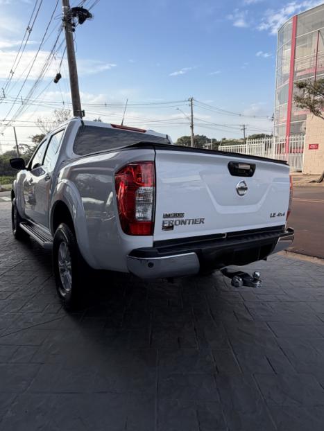 NISSAN Frontier 2.3 16V LE 4X4 CABINE DUPLA BI-TURBO DIESEL AUTOM�TICO, Foto 4