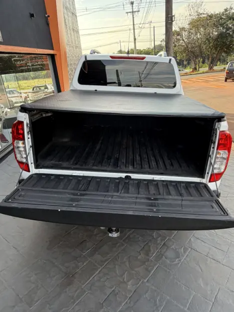 NISSAN Frontier 2.3 16V LE 4X4 CABINE DUPLA BI-TURBO DIESEL AUTOM�TICO, Foto 10