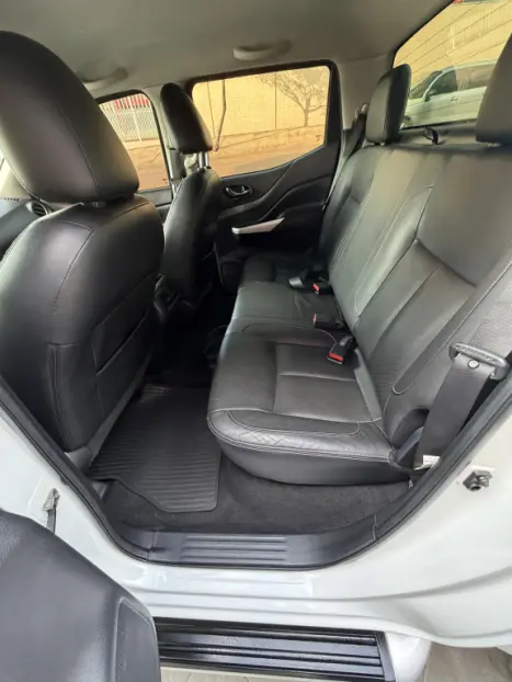 NISSAN Frontier 2.3 16V LE 4X4 CABINE DUPLA BI-TURBO DIESEL AUTOM�TICO, Foto 13