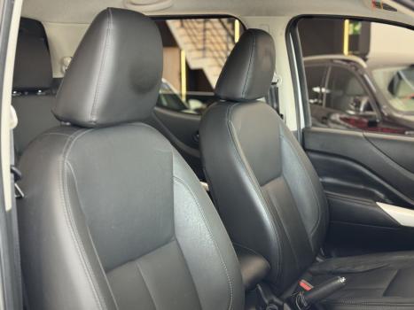 NISSAN Frontier 2.3 16V XE 4X4 CABINE DUPLA BI-TURBO DIESEL AUTOM�TICO, Foto 9