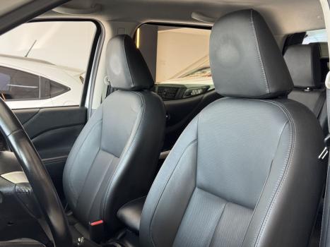 NISSAN Frontier 2.3 16V XE 4X4 CABINE DUPLA BI-TURBO DIESEL AUTOM�TICO, Foto 14