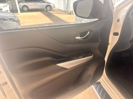 NISSAN Frontier 2.3 16V LE 4X4 CABINE DUPLA BI-TURBO DIESEL AUTOM�TICO, Foto 9