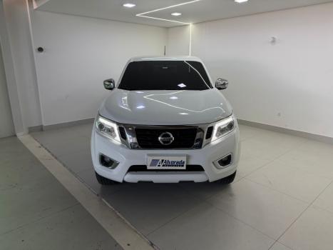NISSAN Frontier 2.3 16V XE 4X4 CABINE DUPLA BI-TURBO DIESEL AUTOM�TICO, Foto 2