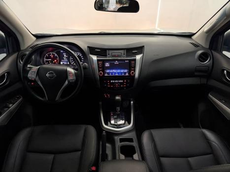NISSAN Frontier 2.3 16V XE 4X4 CABINE DUPLA BI-TURBO DIESEL AUTOM�TICO, Foto 4