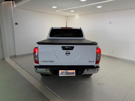 NISSAN Frontier 2.3 16V XE 4X4 CABINE DUPLA BI-TURBO DIESEL AUTOM�TICO, Foto 11
