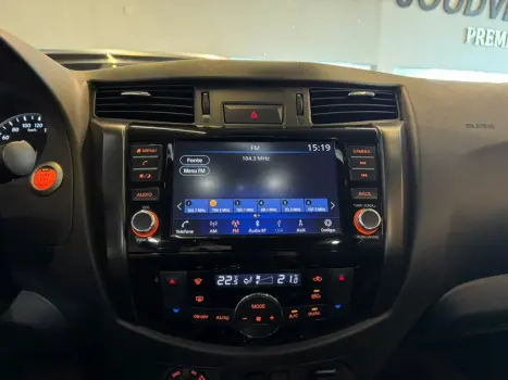 NISSAN Frontier 2.3 16V LE 4X4 CABINE DUPLA BI-TURBO DIESEL AUTOM�TICO, Foto 17