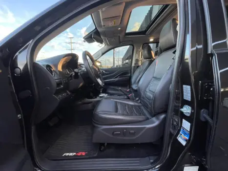 NISSAN Frontier 2.3 16V PRO4X CABINE DUPLA 4X4 BI-TURBO DIESEL AUTOM�TICO, Foto 19