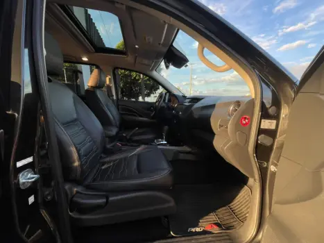 NISSAN Frontier 2.3 16V PRO4X CABINE DUPLA 4X4 BI-TURBO DIESEL AUTOM�TICO, Foto 32